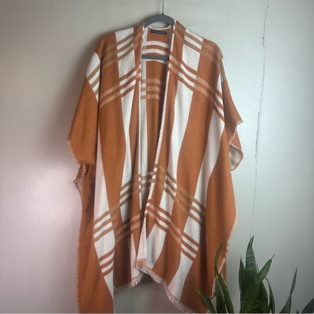 Do Everything In Love Women’s Plaid Rust/Off White Kimono Sz Os